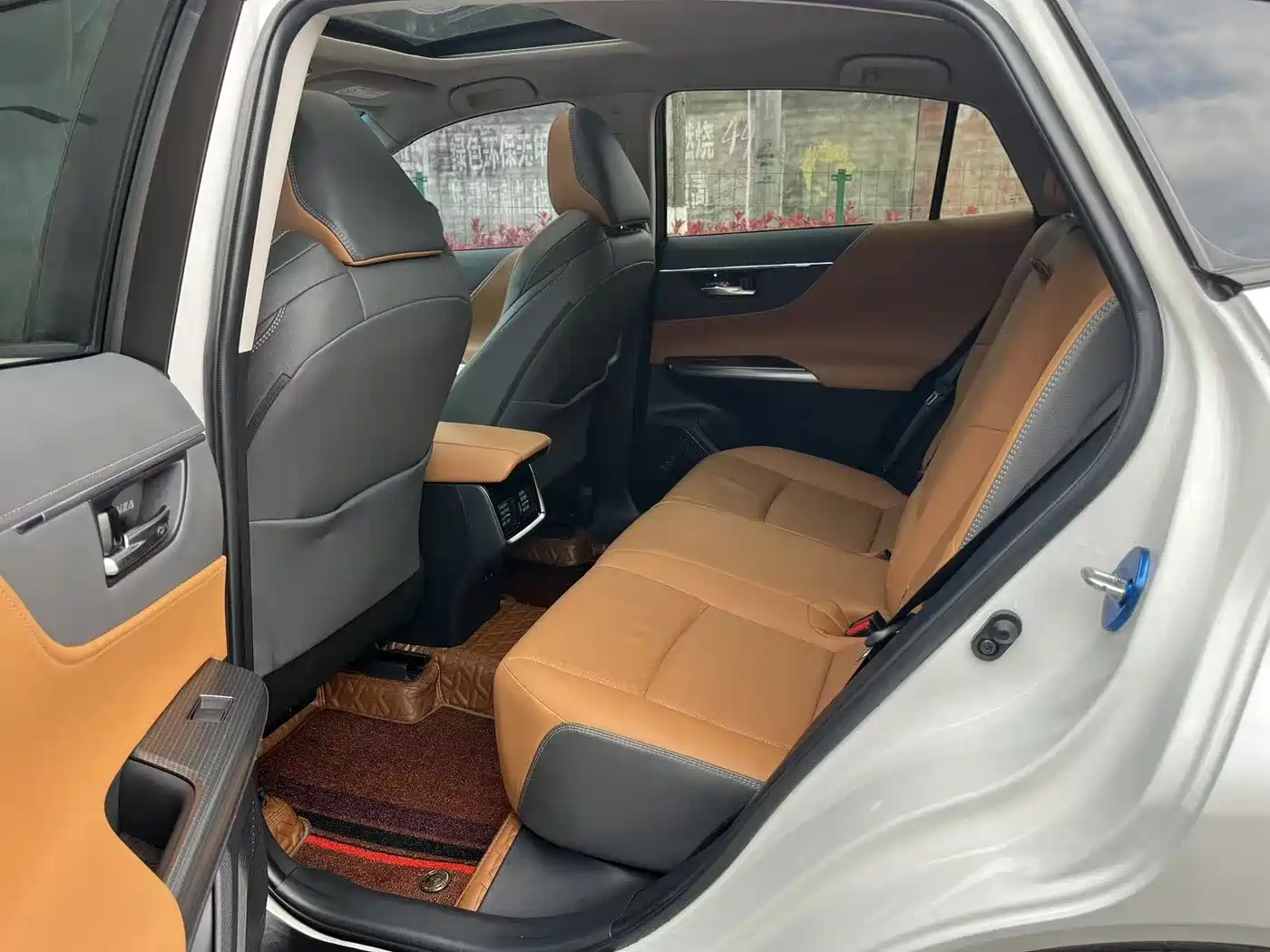 Toyota Venza 2022 2.0L CVT 2WD Premium фото 7