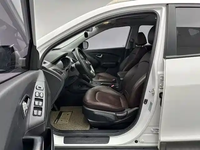 Hyundai Beijing Hyundai ix35 2015 2.0L Automatic 2WD Comfort China IV фото 16