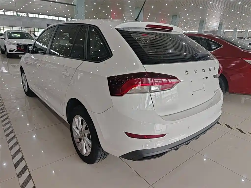 Škoda Skoda Rapid Spaceback 2020 1.5L Auto Standard фото 5