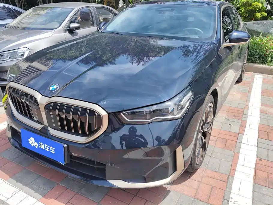 BMW 5 Series 2025 530Li Premium Luxury Package