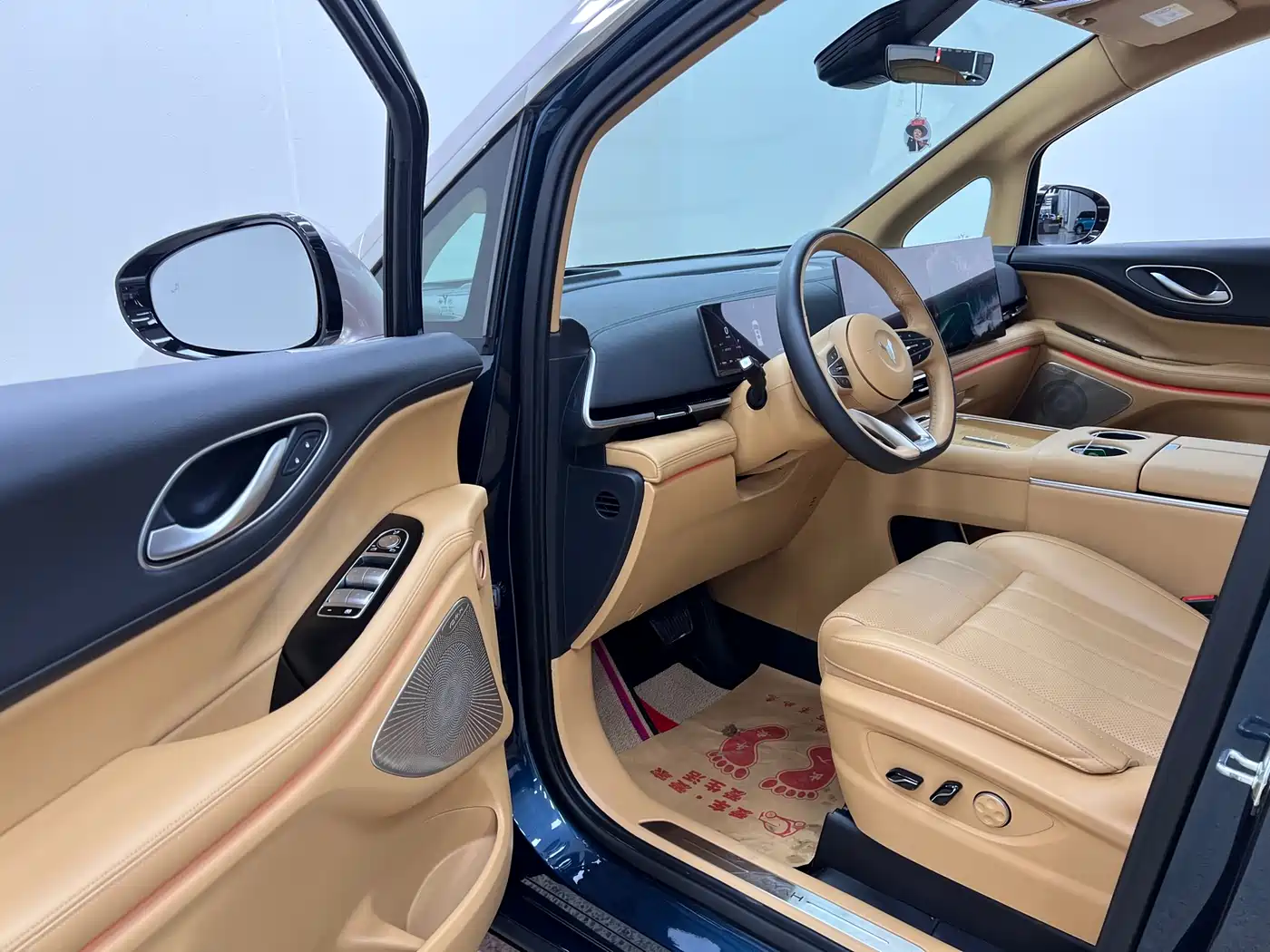 Voyah Auto Voyah Dreamer 2025 PHEV 4WD Kunpeng Premium Edition фото 13