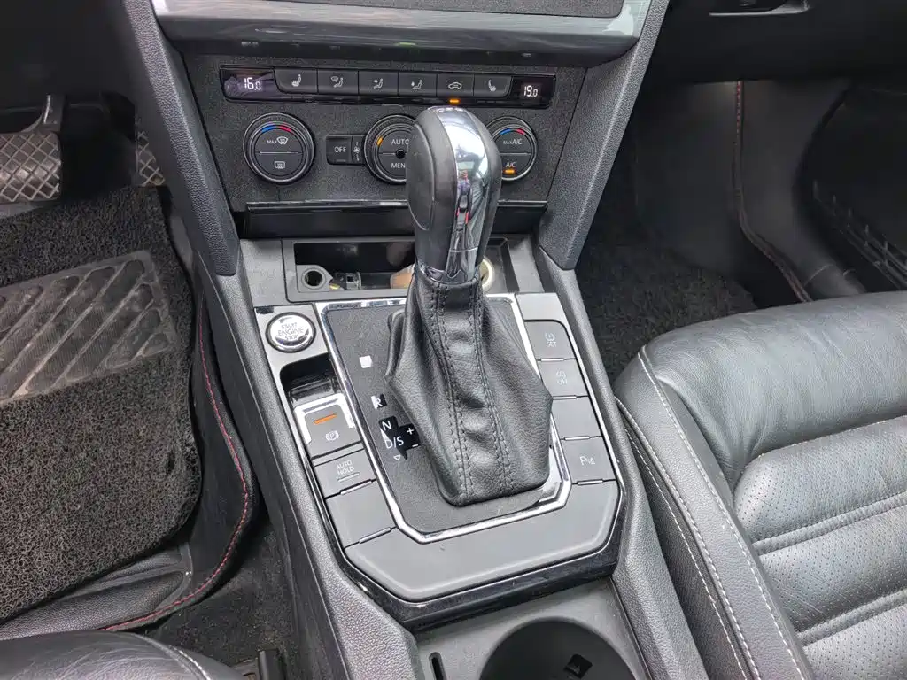 Volkswagen Lamando 2015 330TSI DSG Luxury Edition фото 15