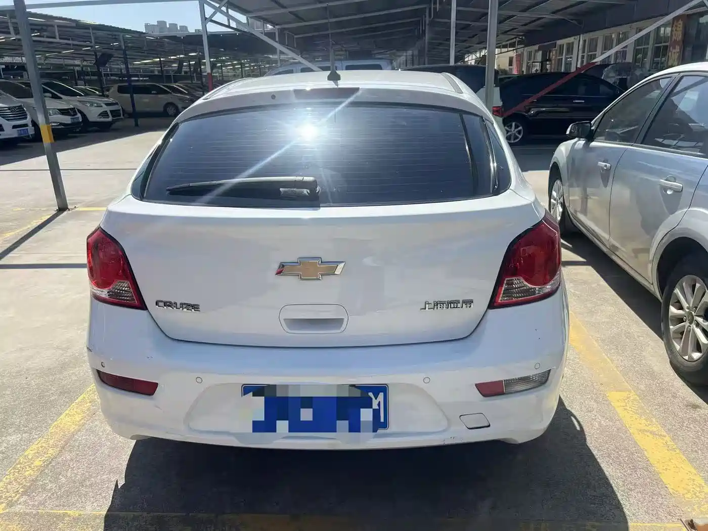 Chevrolet Cruze 2013 Hatchback 1.6L Manual Luxury фото 9