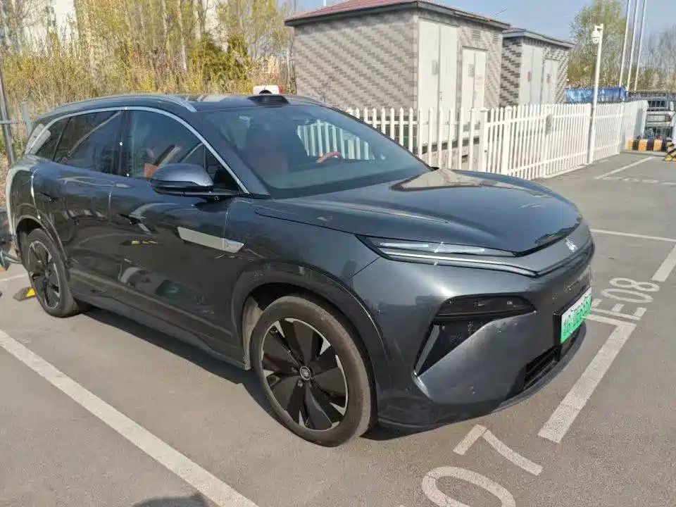 BYD TANG L