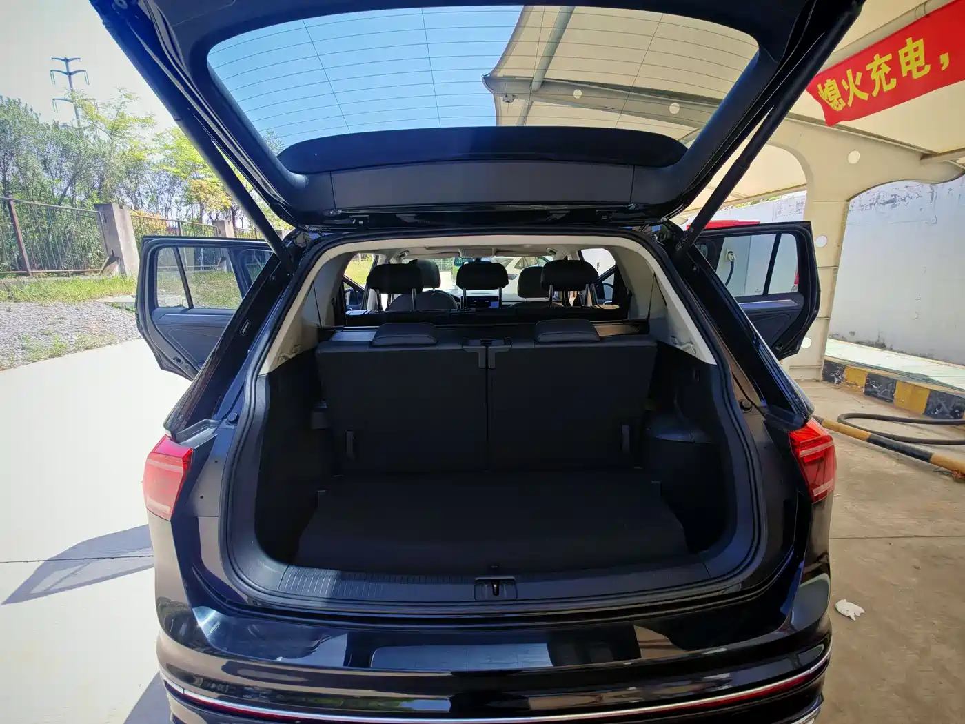 Volkswagen Tiguan L 2022 380TSI Automatic 4WD R-Line Cross Edition 7-Seater фото 17