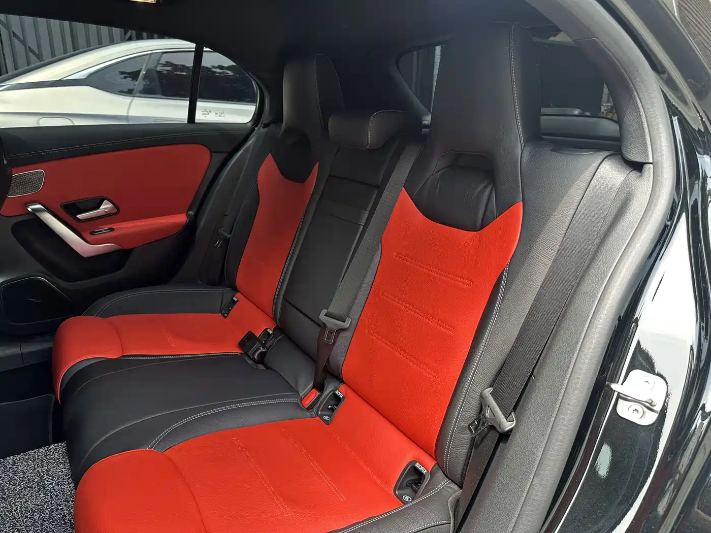 Mercedes-Benz A-Class AMG (Import) 2024 Facelift AMG A 35 4MATIC фото 11