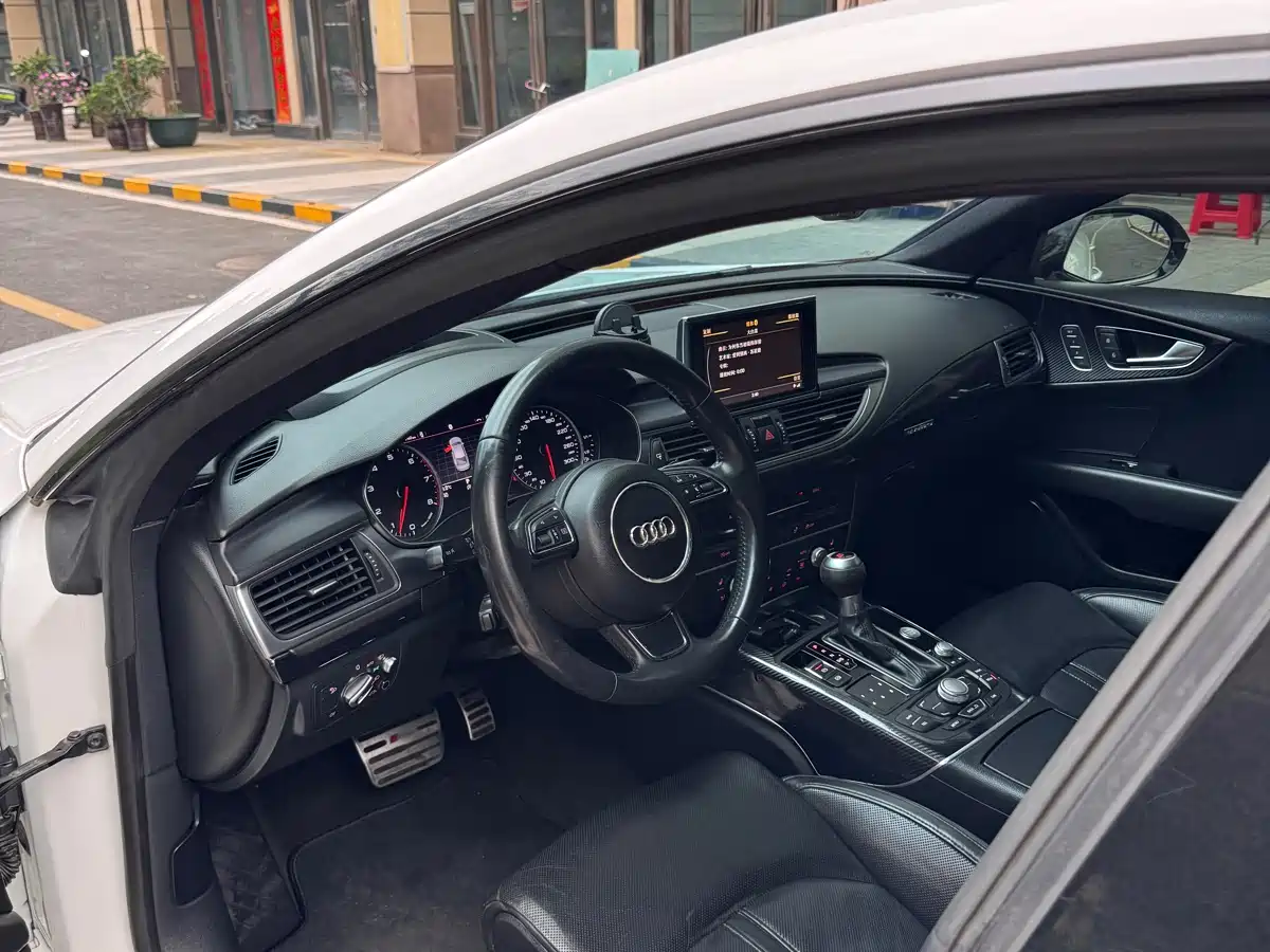 Audi A7 2012 3.0TFSI quattro Luxury Model фото 16