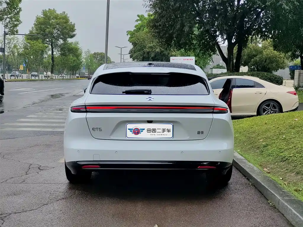 NIO NIO ET5