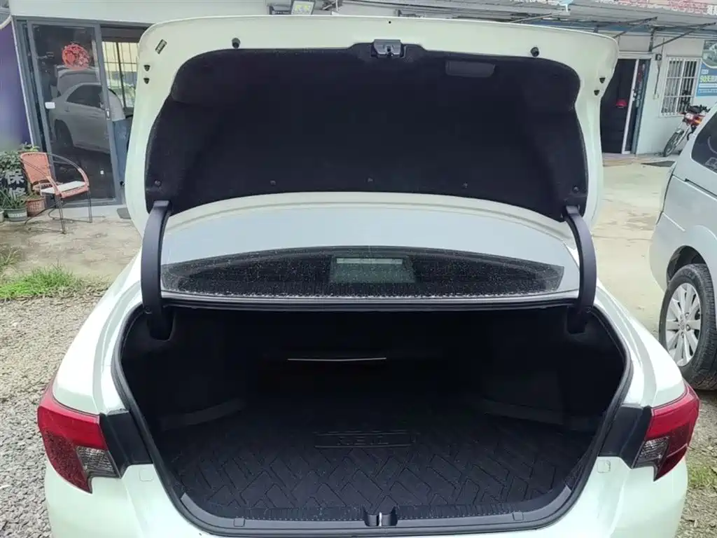 Toyota Reiz 2013 2.5V Premium Edition фото 19