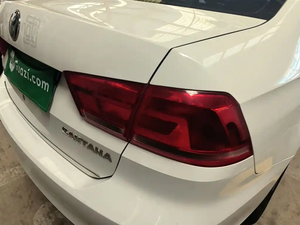 Volkswagen Santana 2015 1.4L Manual Trend Edition фото 8