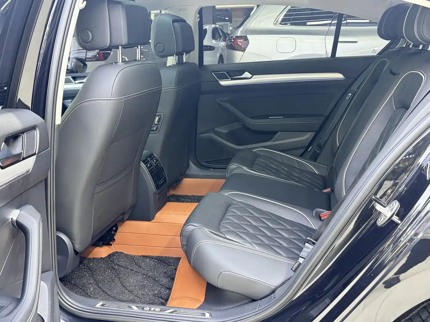 VOLKSWAGEN MAGOTAN GTE PLUG IN HYBRID