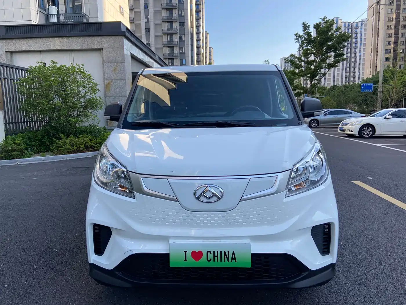 SAIC Maxus Maxus EV30 2023 Pure Electric Intelligent Logistics Expert Long Wheelbase CATL фото 4