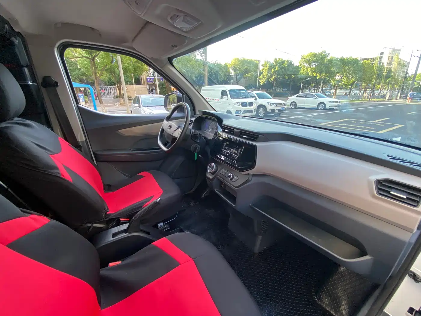 SAIC Maxus Maxus EV30 2023 Pure Electric Intelligent Logistics Expert Long Wheelbase CATL фото 13