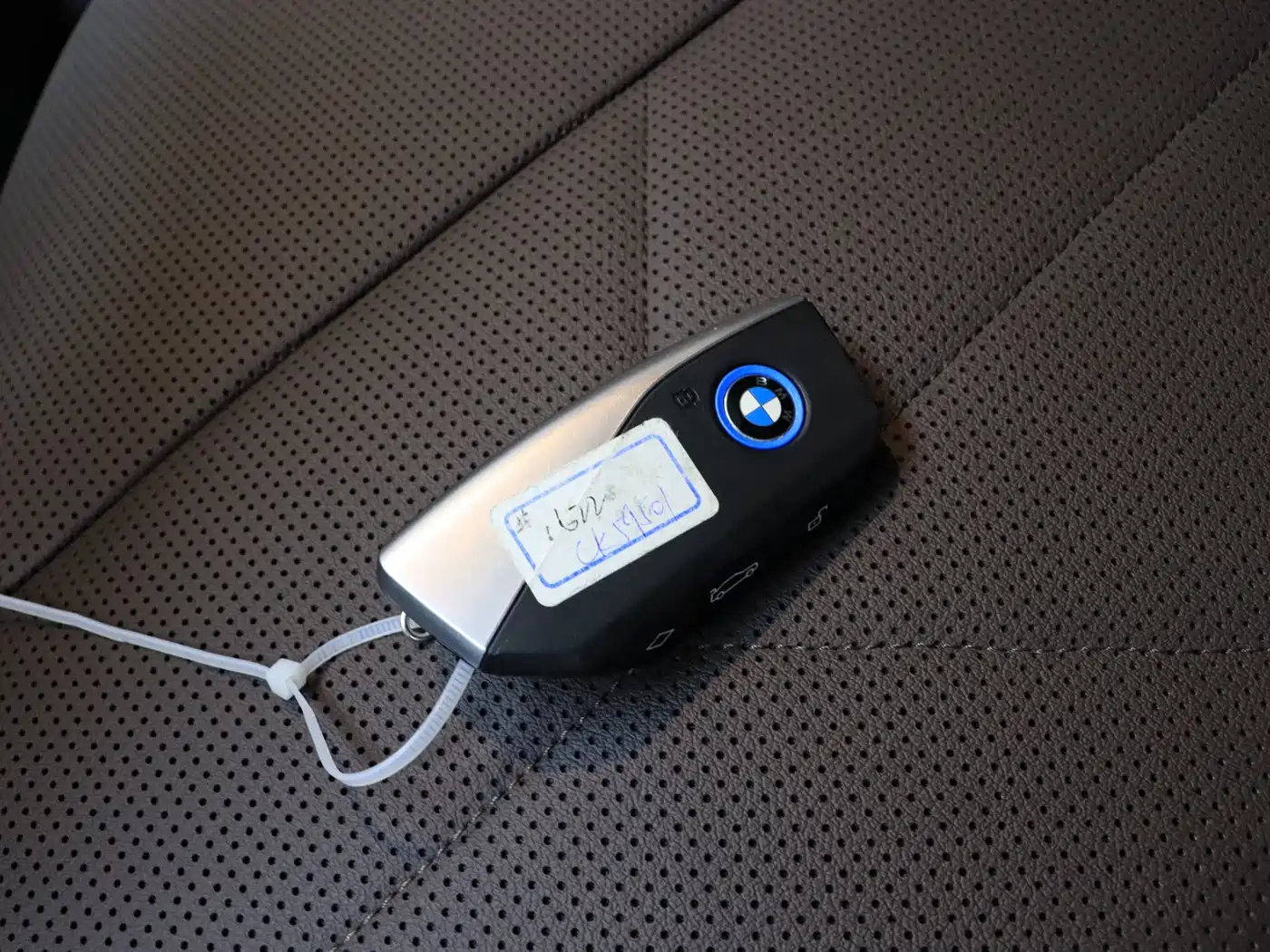 BMW iX 2022 xDrive40 фото 10