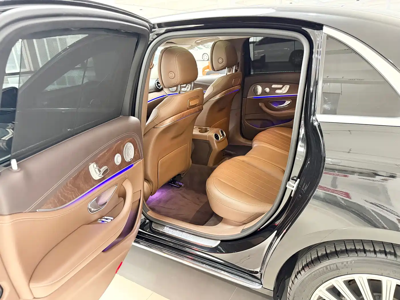 Mercedes-Benz E-Class 2020 E 300 L Luxury Model фото 15