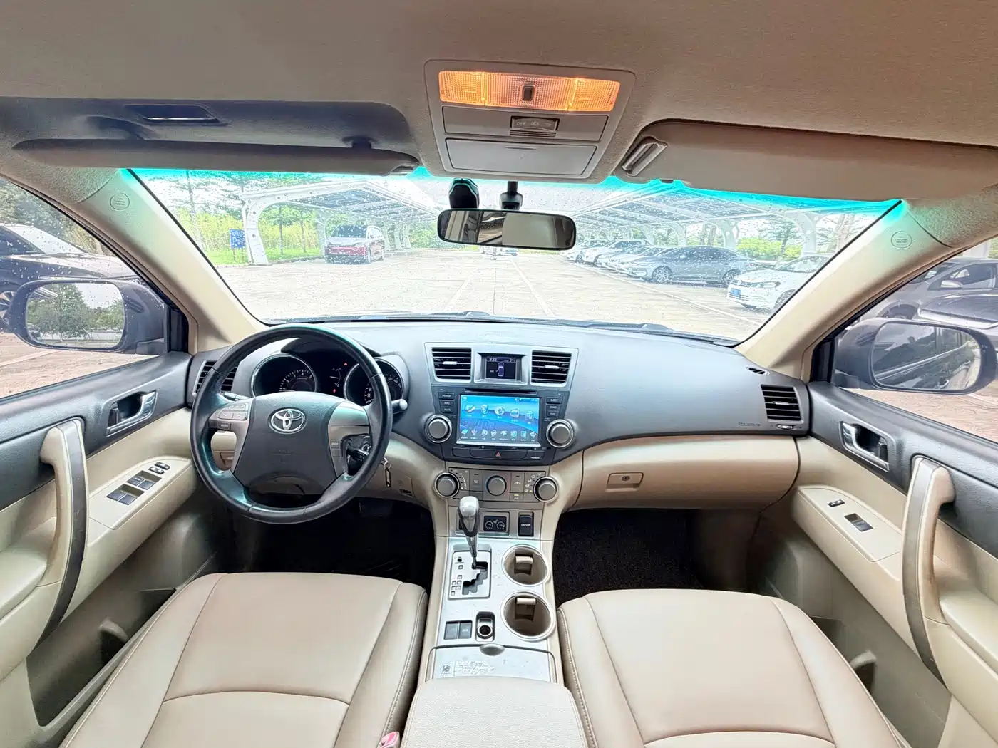 Фото 16 - Toyota Highlander