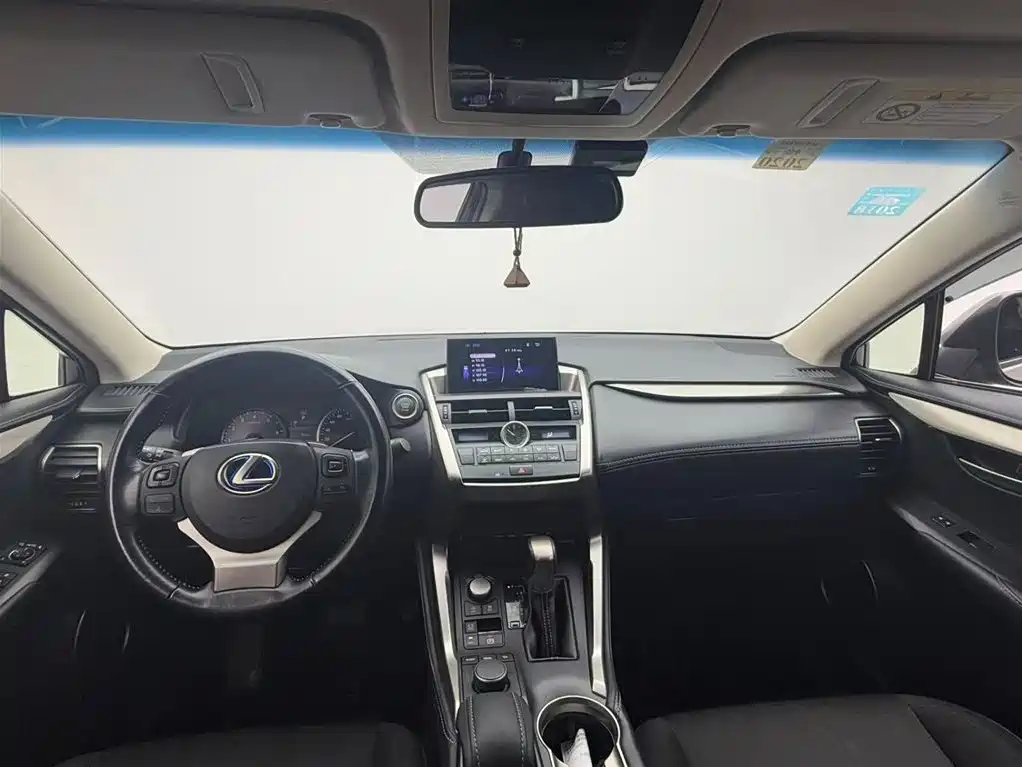 Lexus NX 2015 200 FWD Premium фото 4