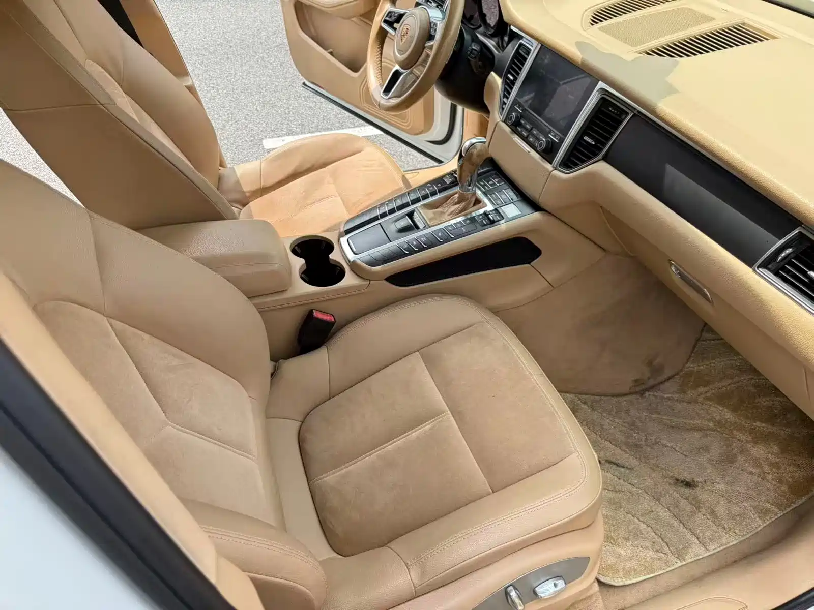 Фото 8 - Porsche Macan