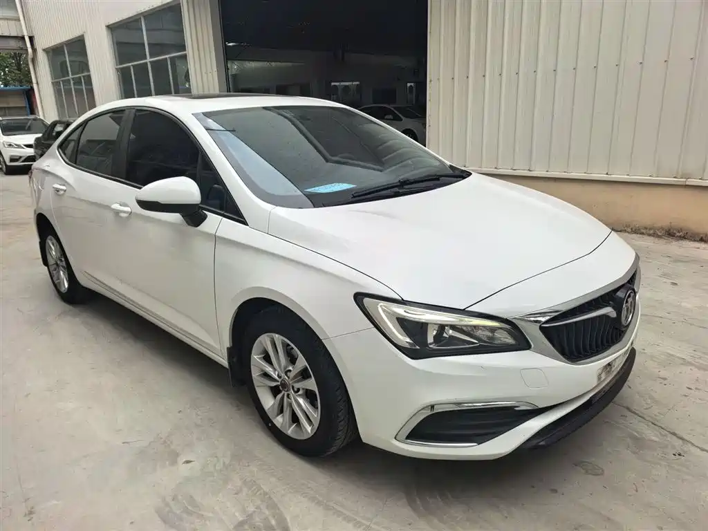 Buick Verano 2018 Sedan 20T Dual Clutch Leading фото 4