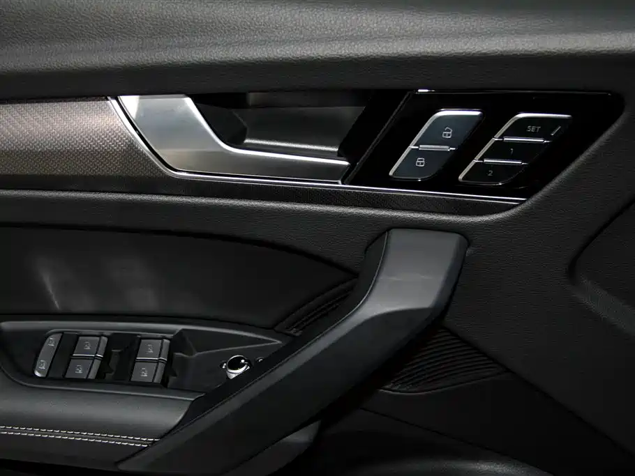 Audi Q5L 2025 45 TFSI Luxury Dynamic фото 25
