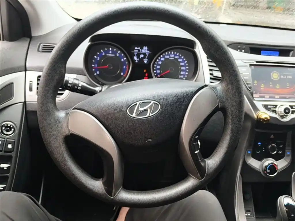 Hyundai Langdong 2012 1.6L Automatic Fashion фото 11