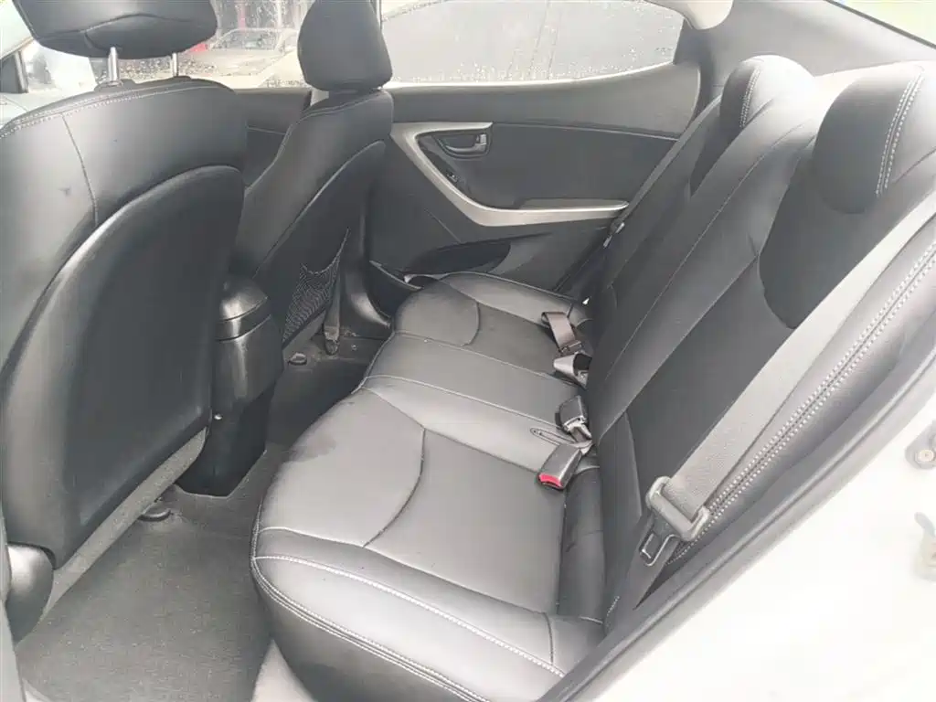 Hyundai Langdong 2012 1.6L Automatic Fashion фото 17