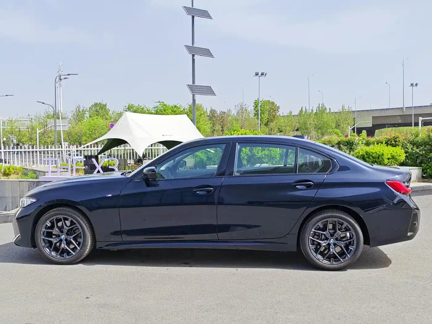 BMW 3 Series 2025 330Li M Sport Night Edition фото 4