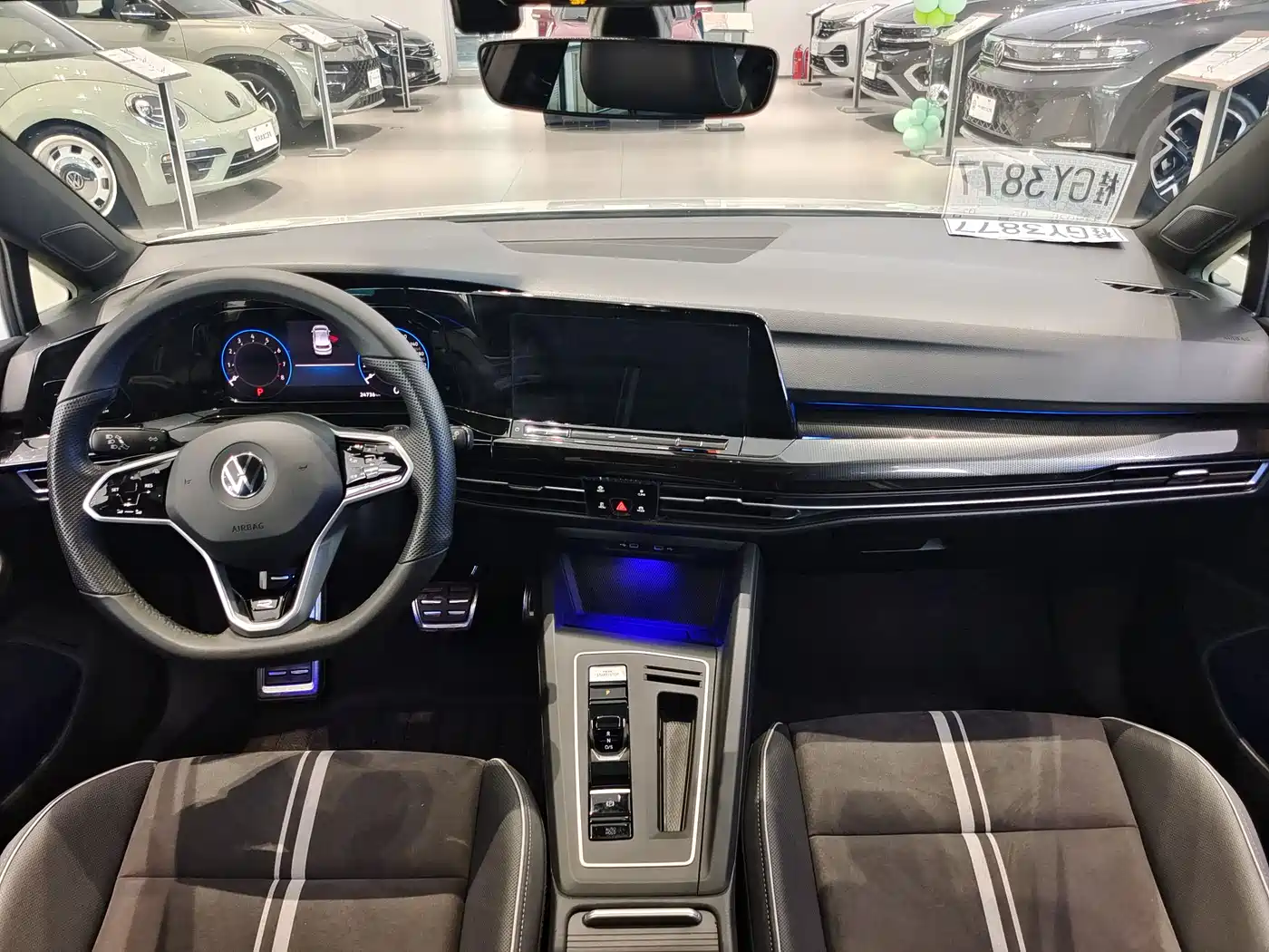 Volkswagen Golf 2023 Facelift 280TSI DSG R-Line Lite фото 7