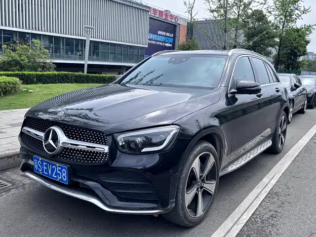 MERCEDES-BENZ GLC
