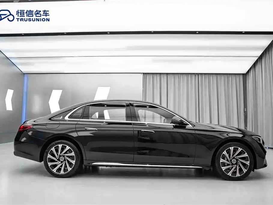 Mercedes-Benz E-Class 2024 Model E 300 L Luxury фото 4