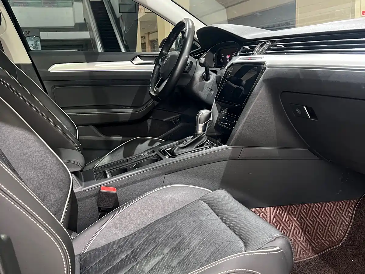 VOLKSWAGEN MAGOTAN GTE PLUG IN HYBRID