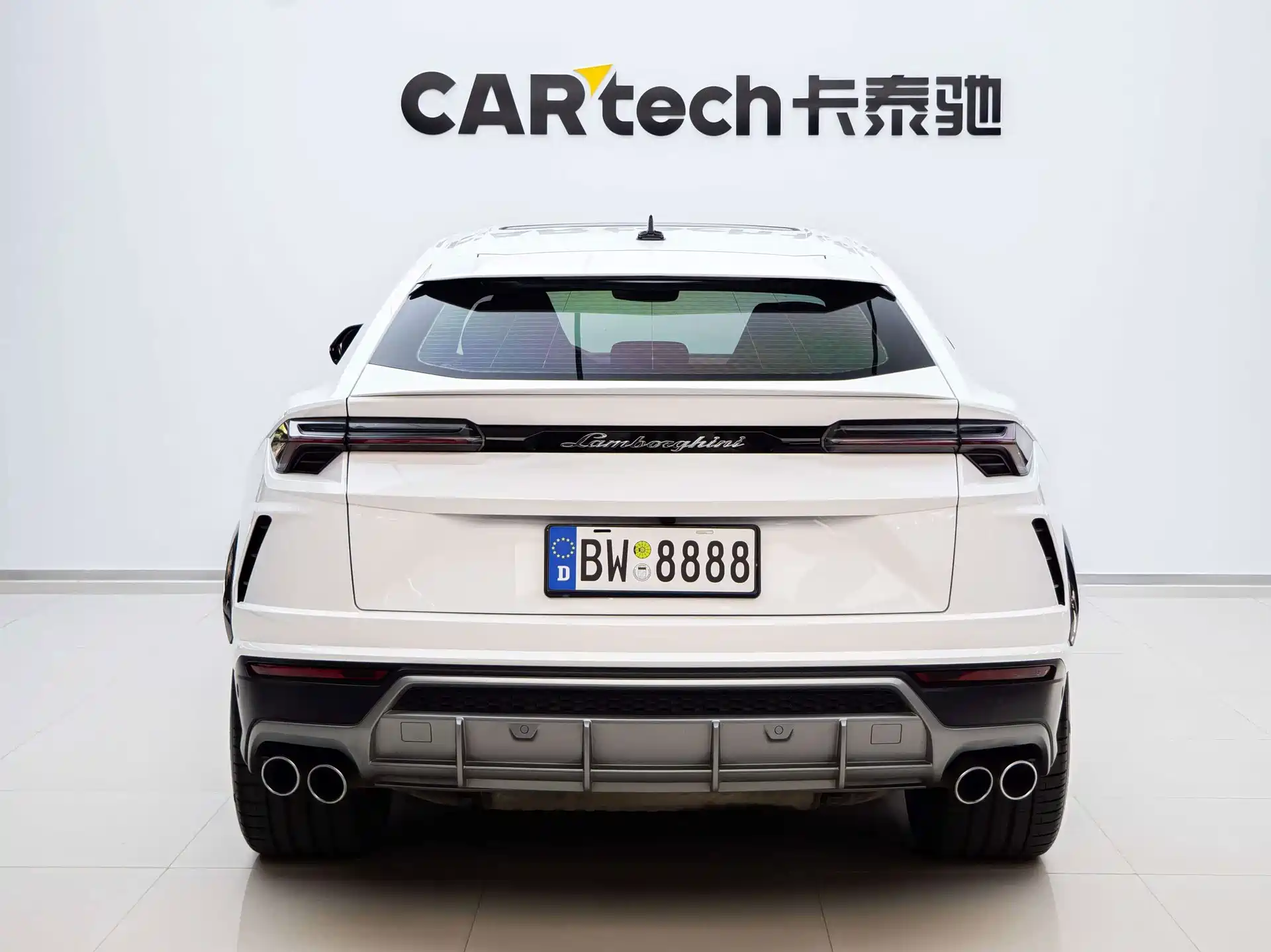 Фото 5 - Lamborghini Urus