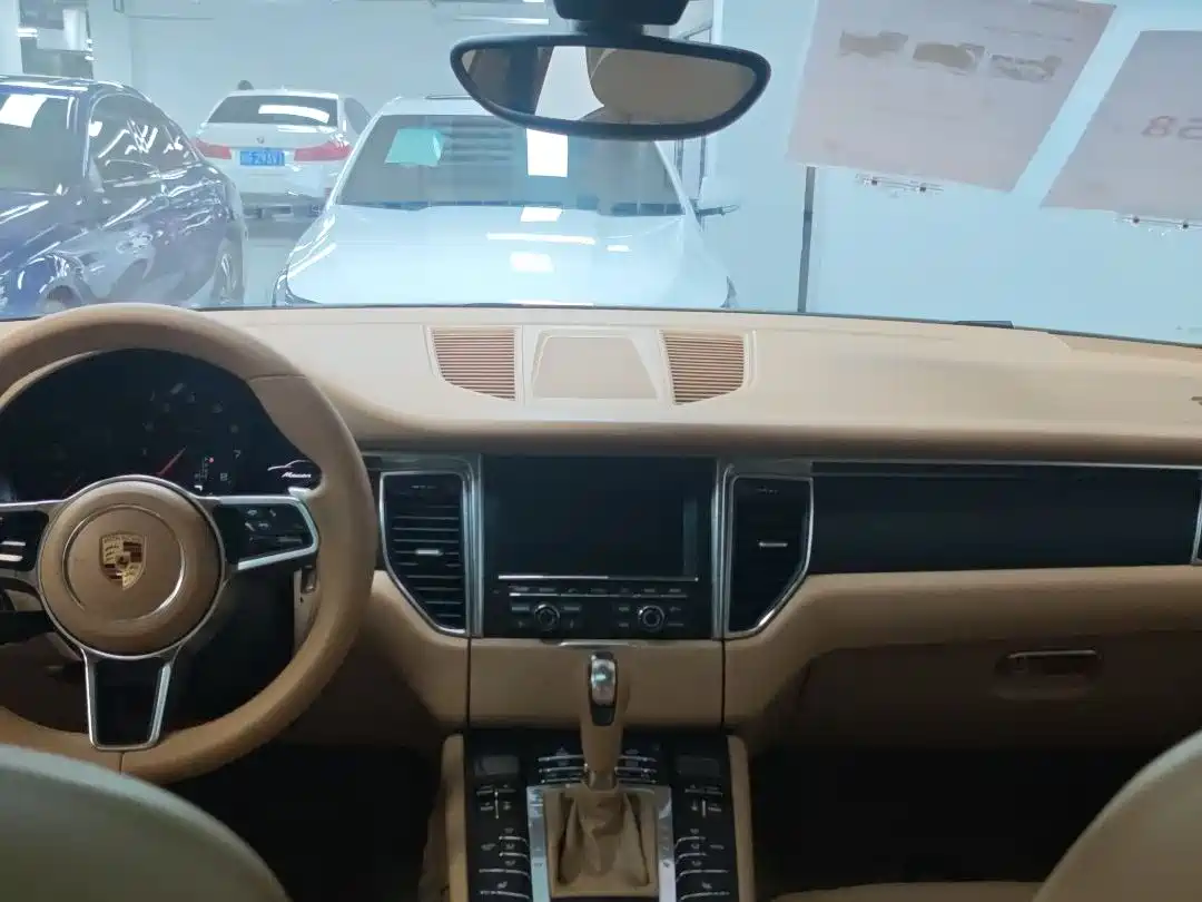 Porsche Macan 2016 Macan 2.0T фото 17