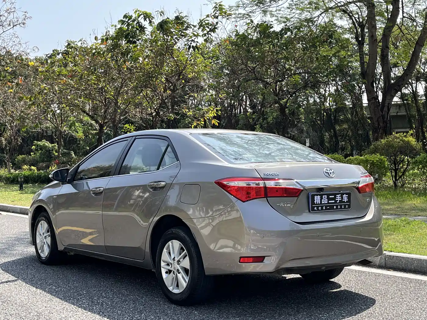 Toyota Corolla 2014 1.6L CVT GL фото 12