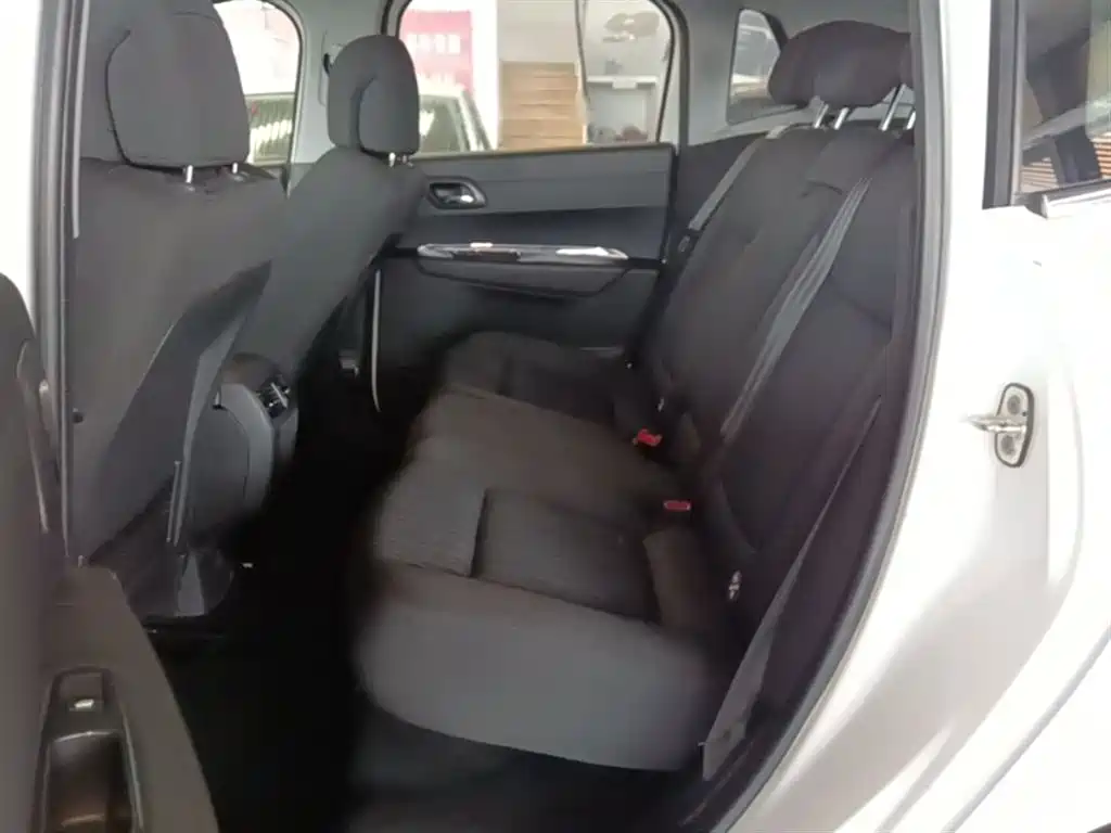 Peugeot 3008 2016 1.6THP Automatic Classic Edition фото 13