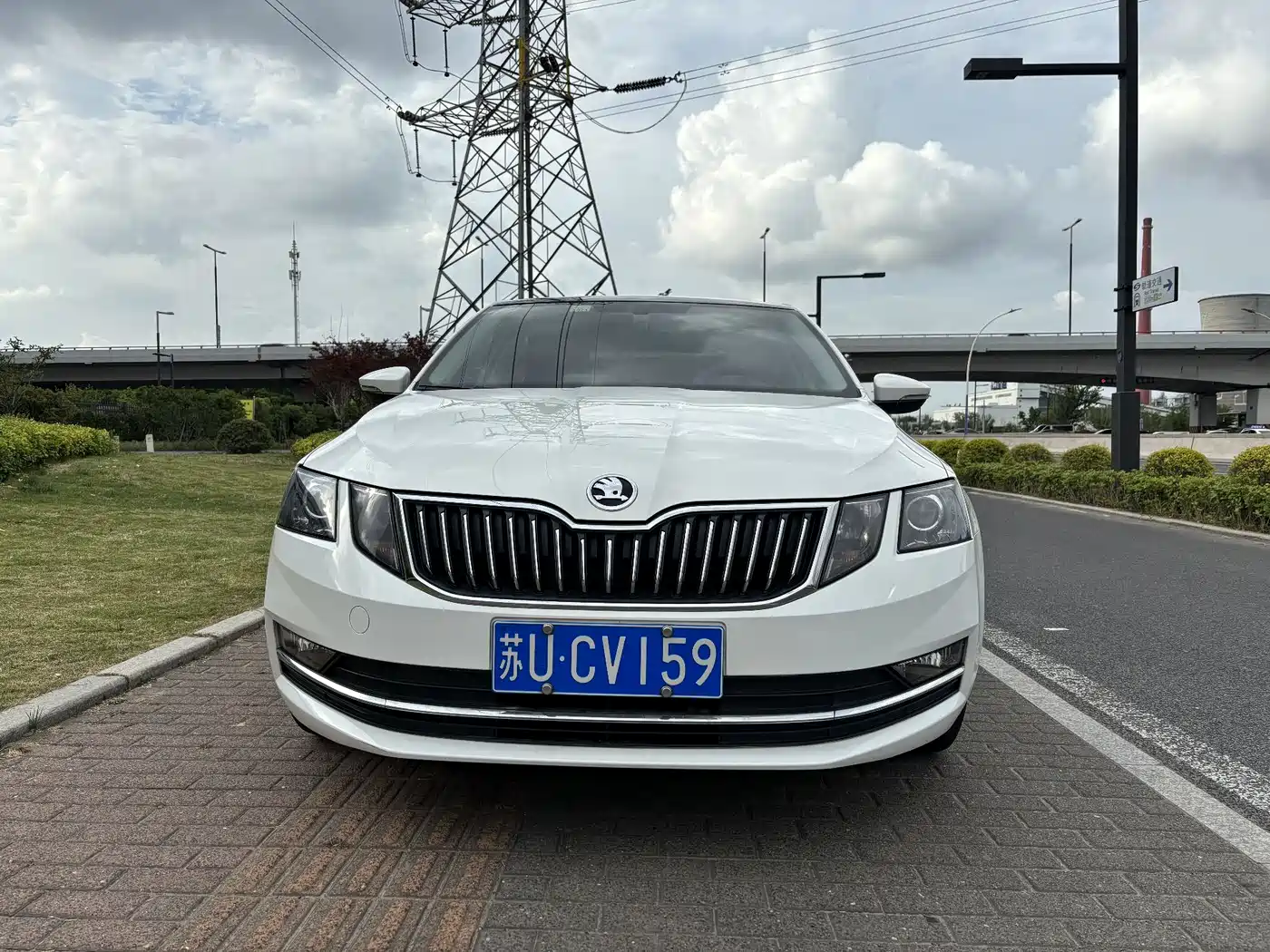 Škoda Octavia 2020 1.5L Automatic Smart Luxury Edition фото 2