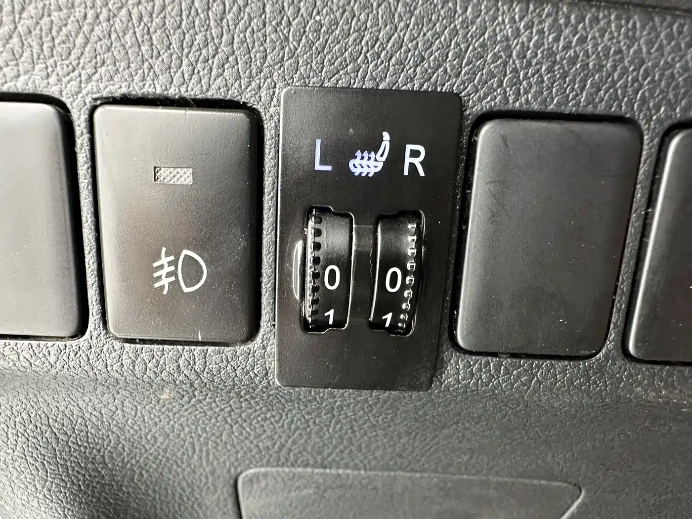 Mitsubishi Outlander 2023 2021 2.0L 2WD Smooth Ride Version 5-Seater