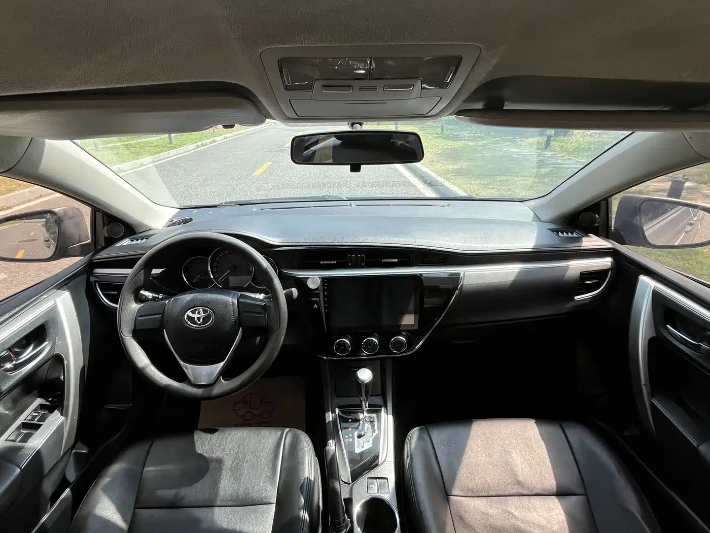 Toyota Corolla 2014 1.6L CVT GL фото 7