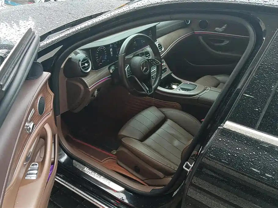MERCEDES-BENZ E CLASS