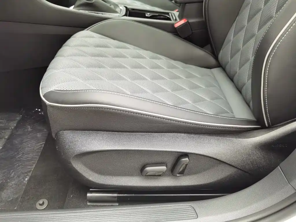 Volkswagen Sagitar, миниатюра 20