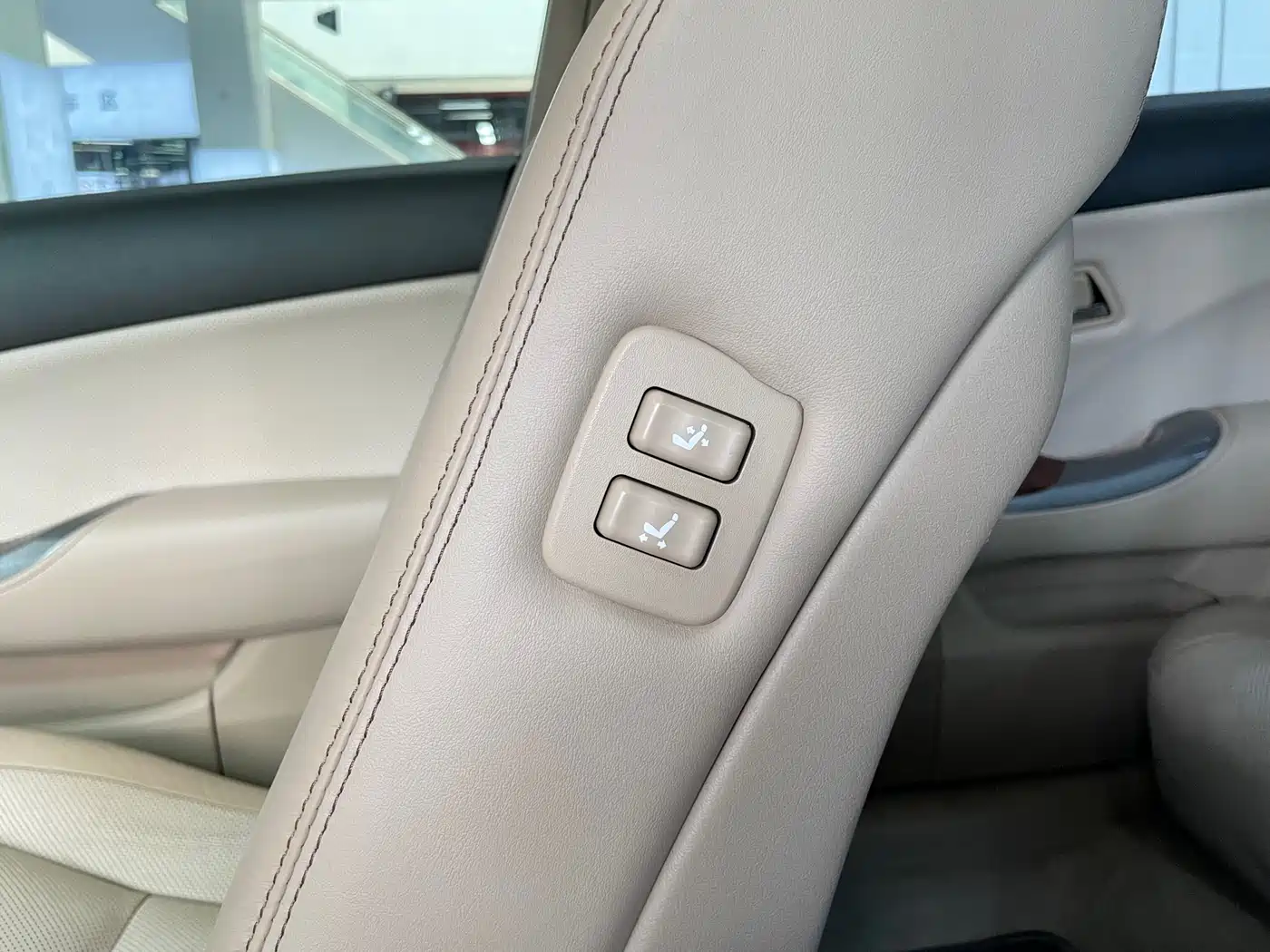 Toyota Crown 2012 2.5L Royal Leather Edition фото 18