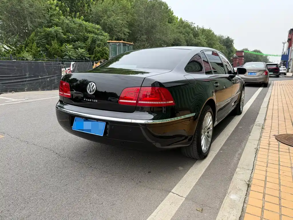 Volkswagen Phaeton 2011 2011 3.6L V6 4-seat Long Wheelbase Individual