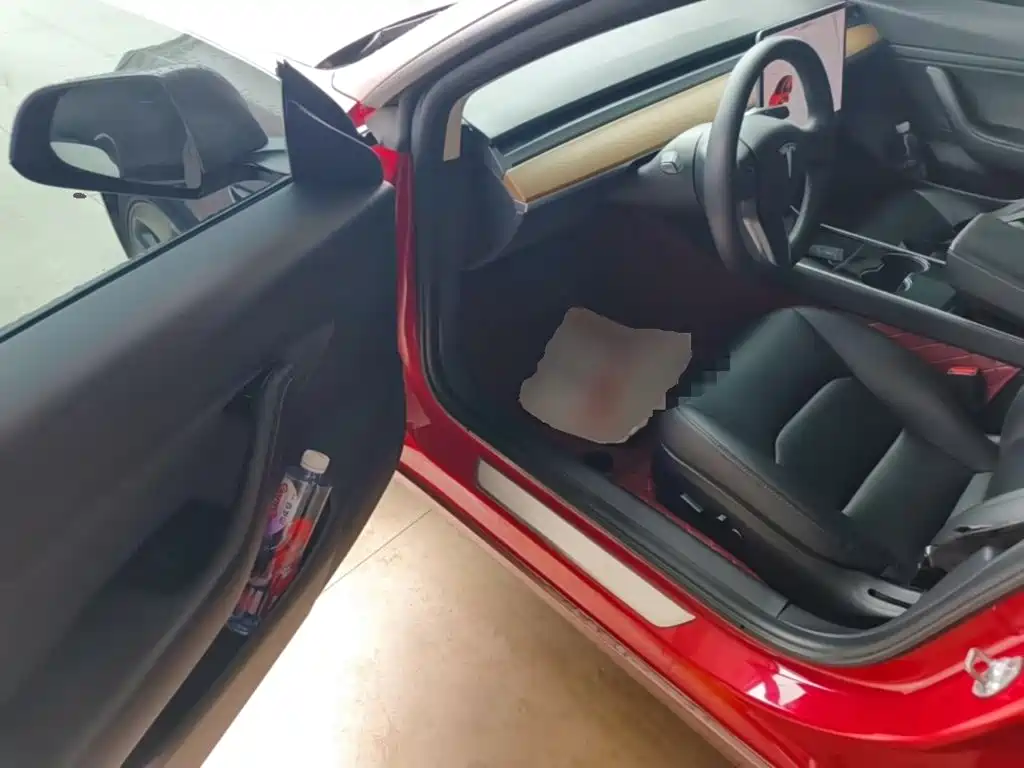 Фото 16 - Tesla Model 3