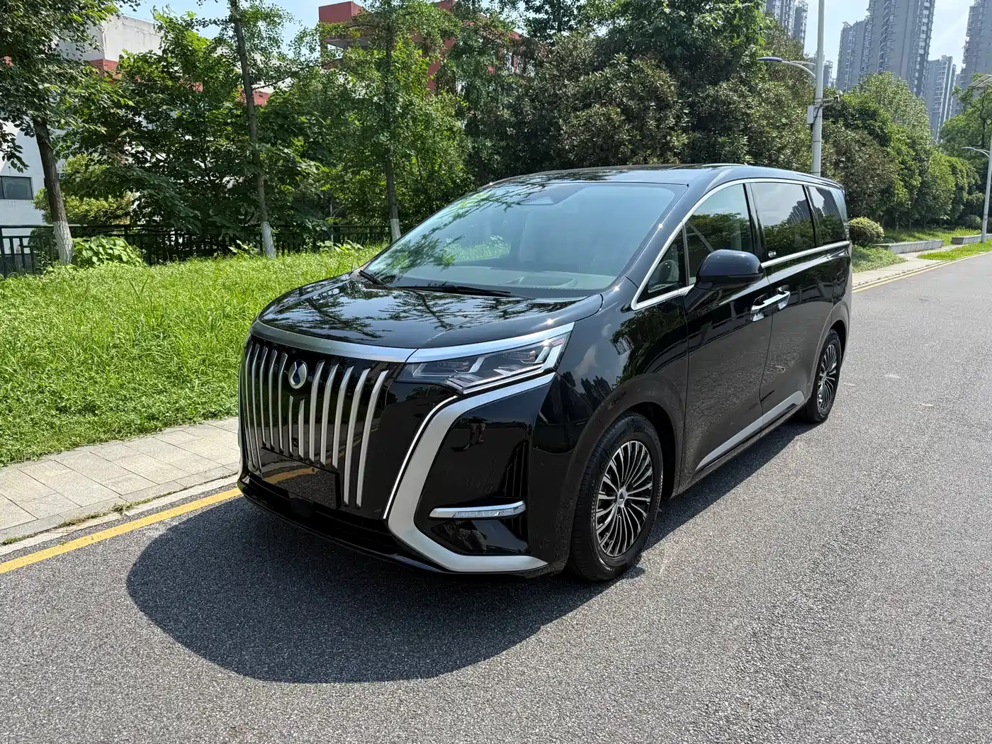 Denza D9 2024 EV 600 AWD Flagship