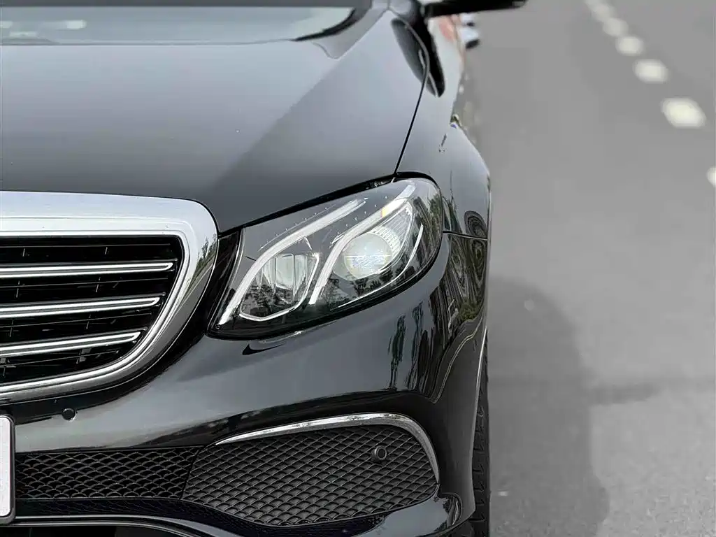 Mercedes-Benz E-Class 2018 E 200 L фото 10