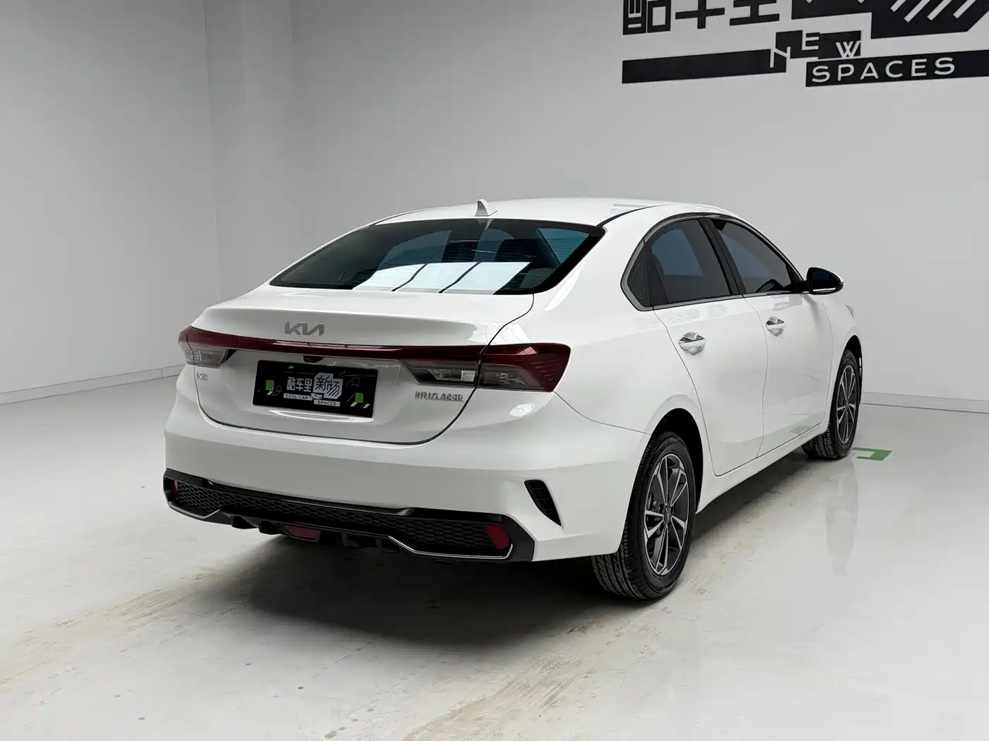 Kia K3 2023 Model 1.5L CVT Luxury Edition фото 4