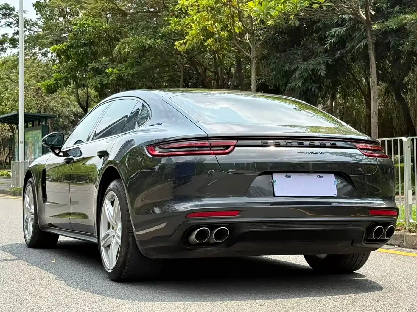 Porsche Panamera 2017 Panamera Executive Long Wheelbase 3.0T фото 20