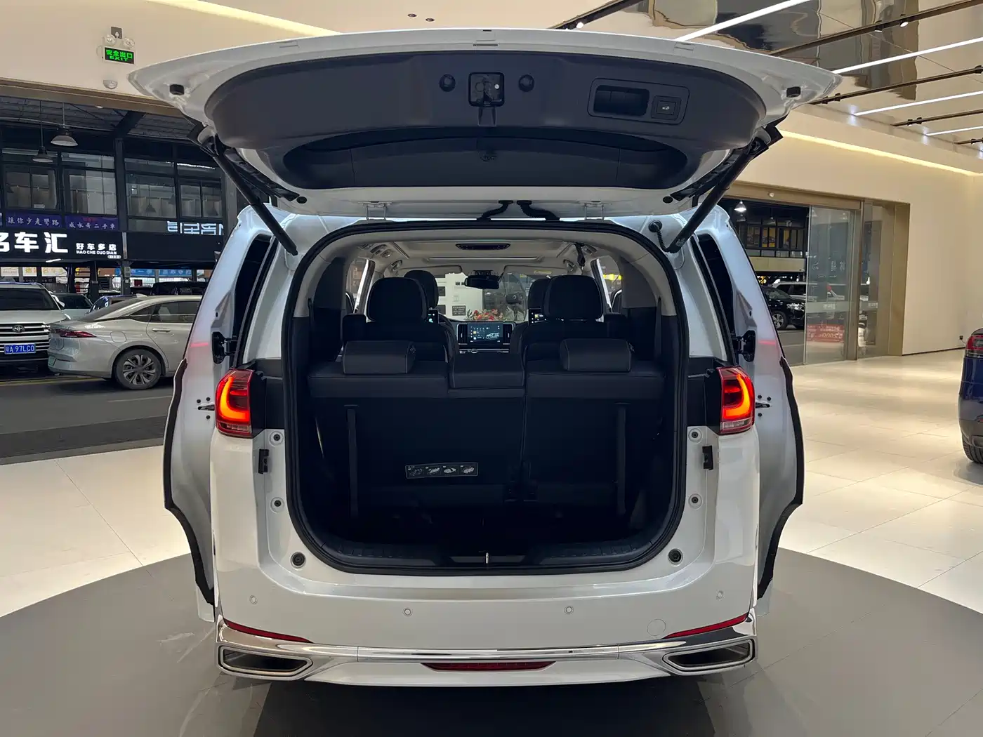 GAC Trumpchi Trumpchi M8 2023 Leading Series 390T Flagship Edition фото 25