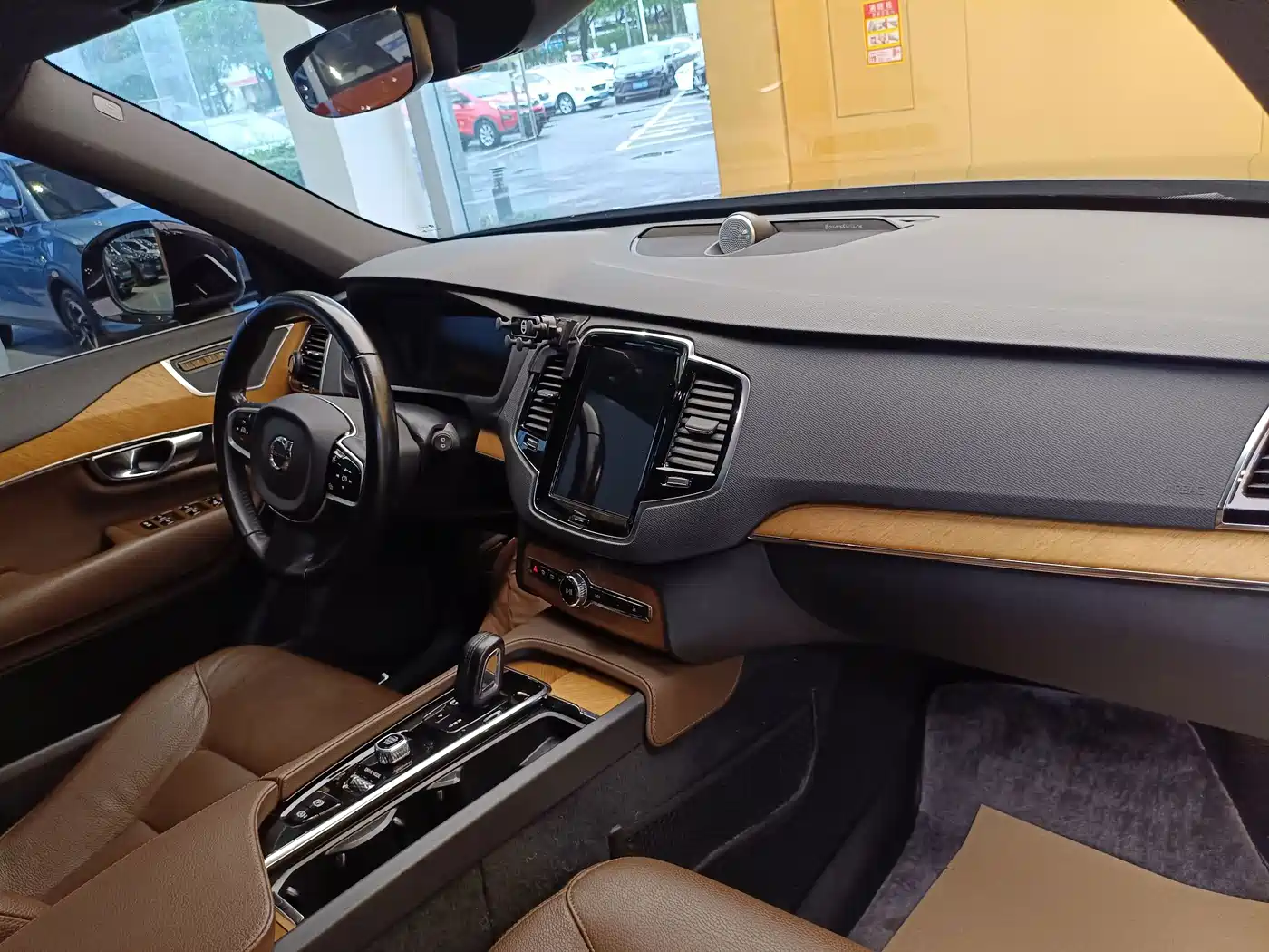 Фото 34 - Volvo XC90