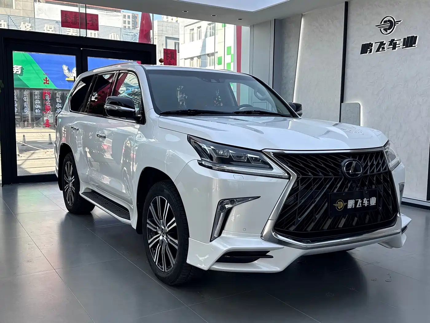Lexus LX 2017 570 Peak Special Limited Edition фото 10